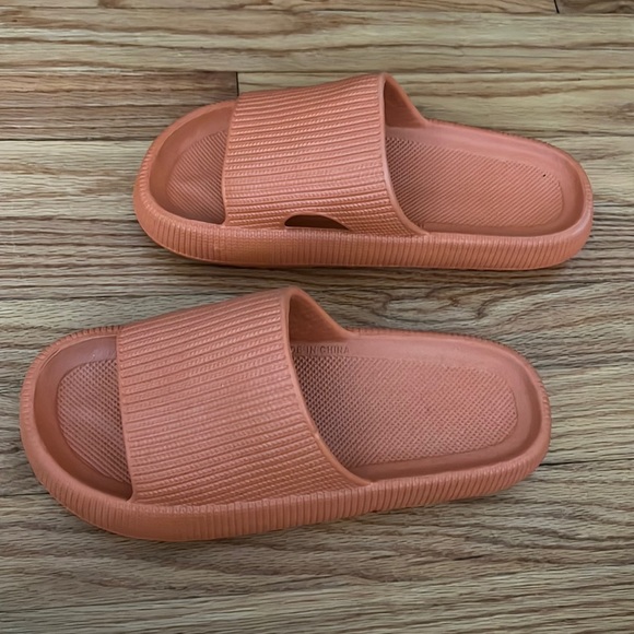 Burnt orange Cloud slides womens 9.5 40-41 - Picture 4 of 16
